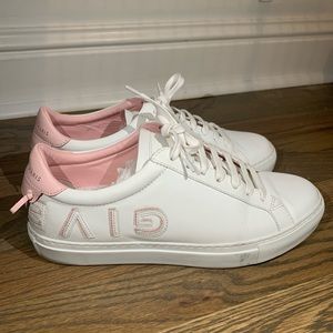 Limited edition GIVENCHY French collection. Rare from Paris